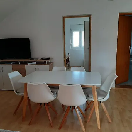 Nikola Prázdninový dům *