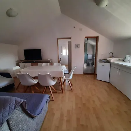 Holiday home Nikola Bibinje